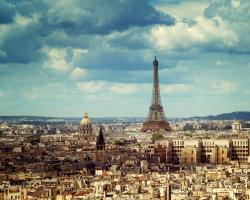 Kartor över Paris med sevärdheter och hotell
